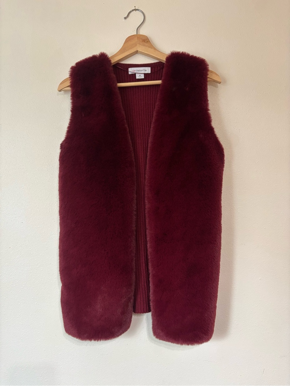 Liz Claiborne Burgundy Faux Fur Open Front Vest Medium Sleeveless Pockets Cozy